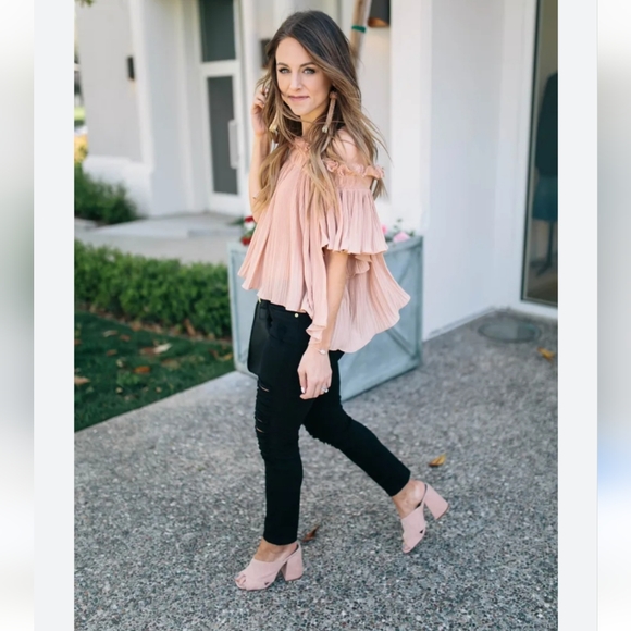 Charlotte Russe pleated top - Picture 2 of 9